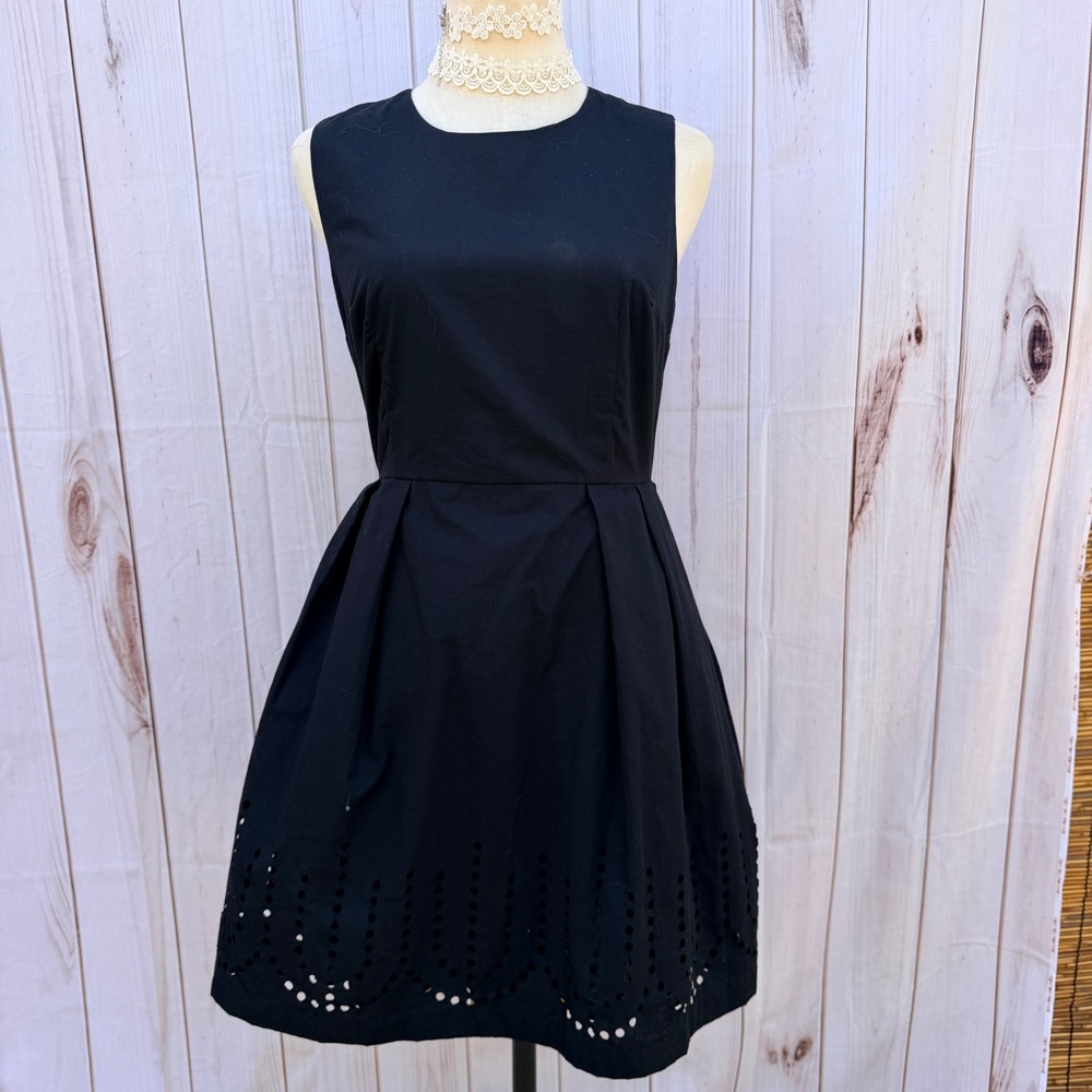 Gap Womens 4 Petite Black Eyelet Hem Sleeveless Fit & Flare Dress Zipped Back